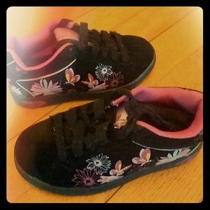 Girls size 1 tinker bell shoes